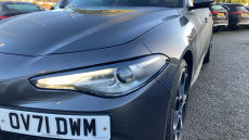 Alfa Romeo Giulia 2.0 TB 280 Veloce [Performance brake] 4dr Auto Petrol Saloon